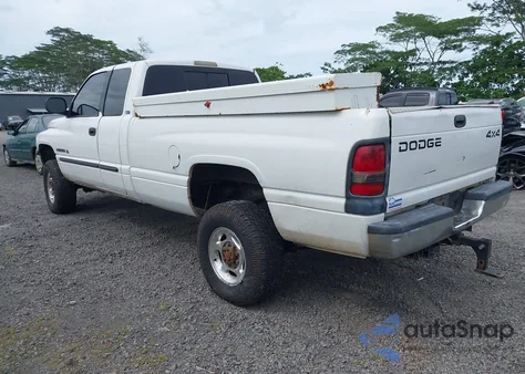 2002 Dodge Ram 2500 St z USA, uszkodzony, nr VIN 3B7KF23Z32M262365